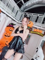 어리 석다.