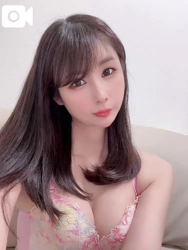 야한 코스프레에서 거울 너머 ♡♡♡